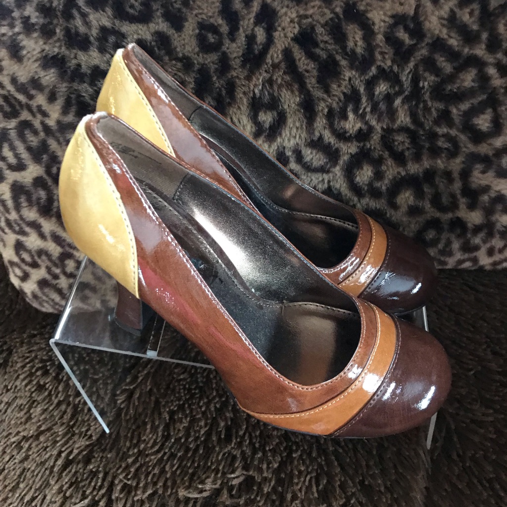 Unlisted MultiToned BrowTan Pumps 3 12 In Heel